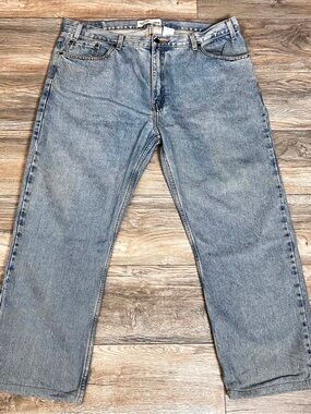 Signature by Levi Strauss Men’s Straight Light Blue Jeans